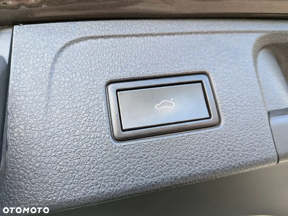 Volkswagen Passat Variant - 25