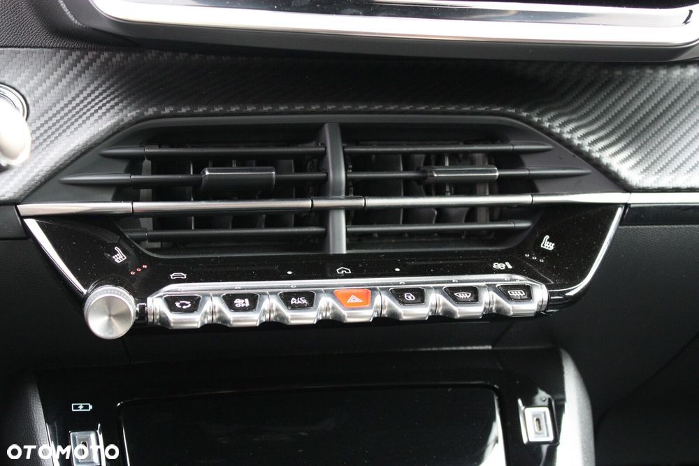 Peugeot 2008 1.2 PureTech Allure S&S EAT8 - 27