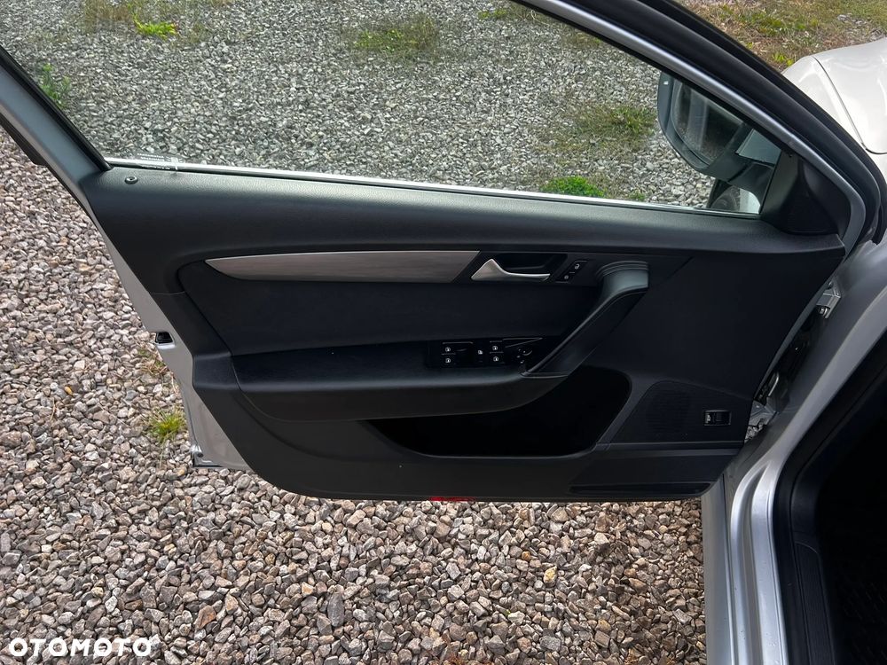 Volkswagen Passat Variant 2.0 TDI BlueMotion Technology Comfortline - 25