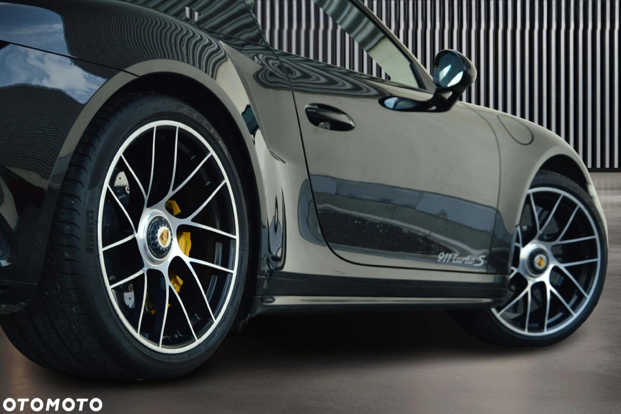 Porsche 911 Turbo S - 12