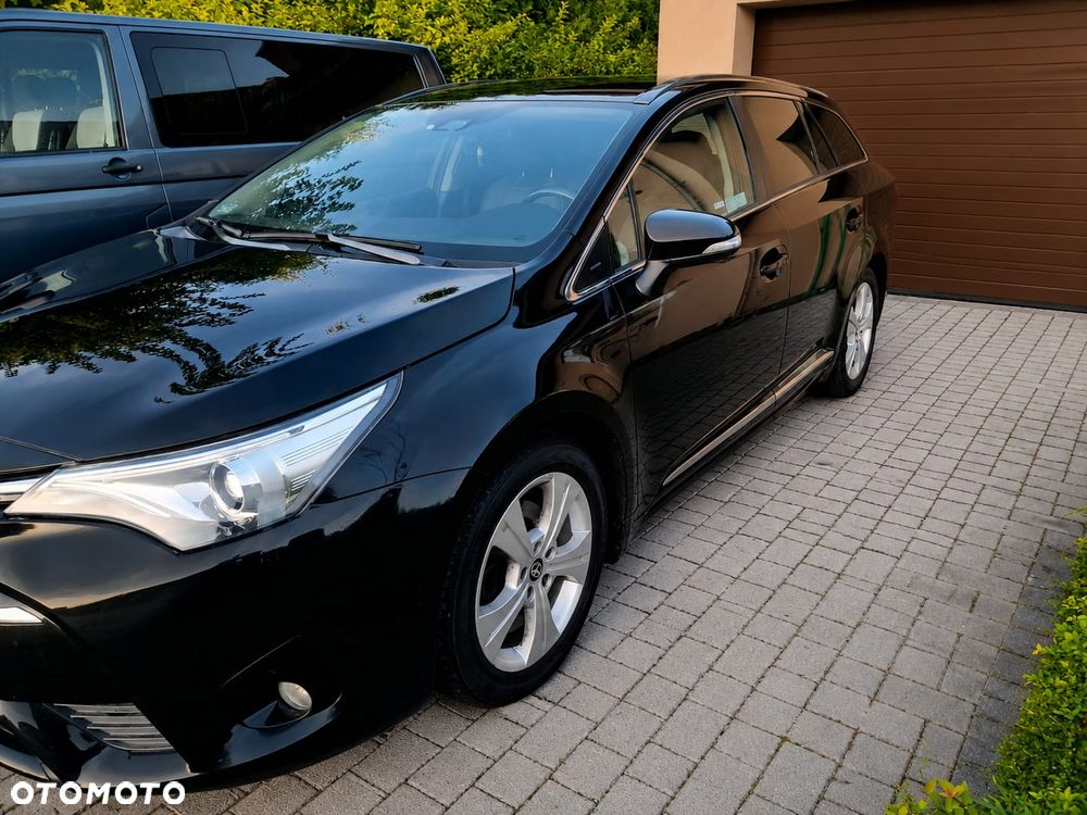Toyota Avensis 2.0 D-4D Prestige - 2