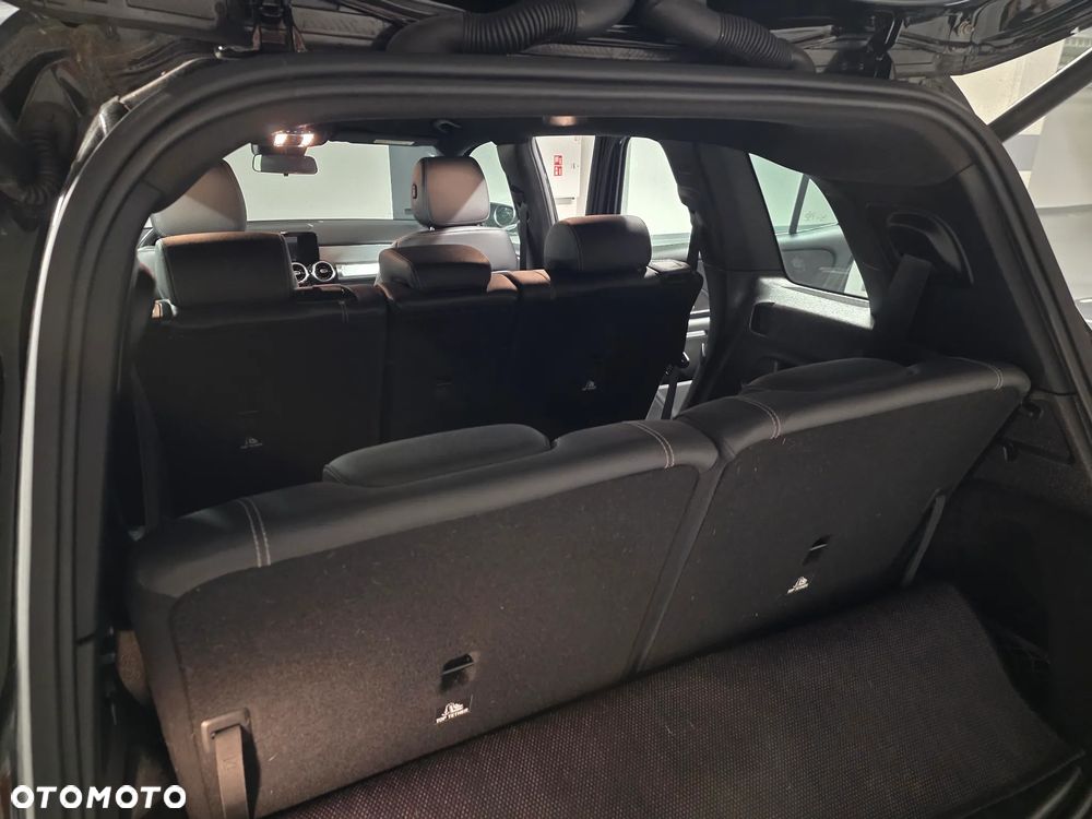 Mercedes-Benz GLB 200 7G-DCT - 23
