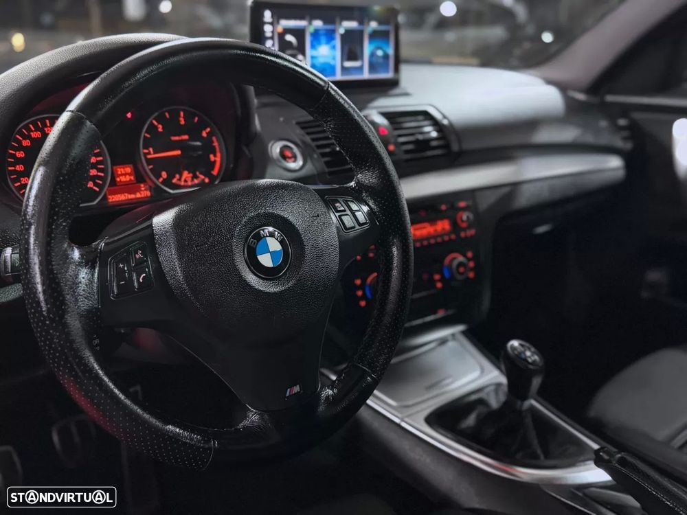 BMW 118 d Pack M - 16