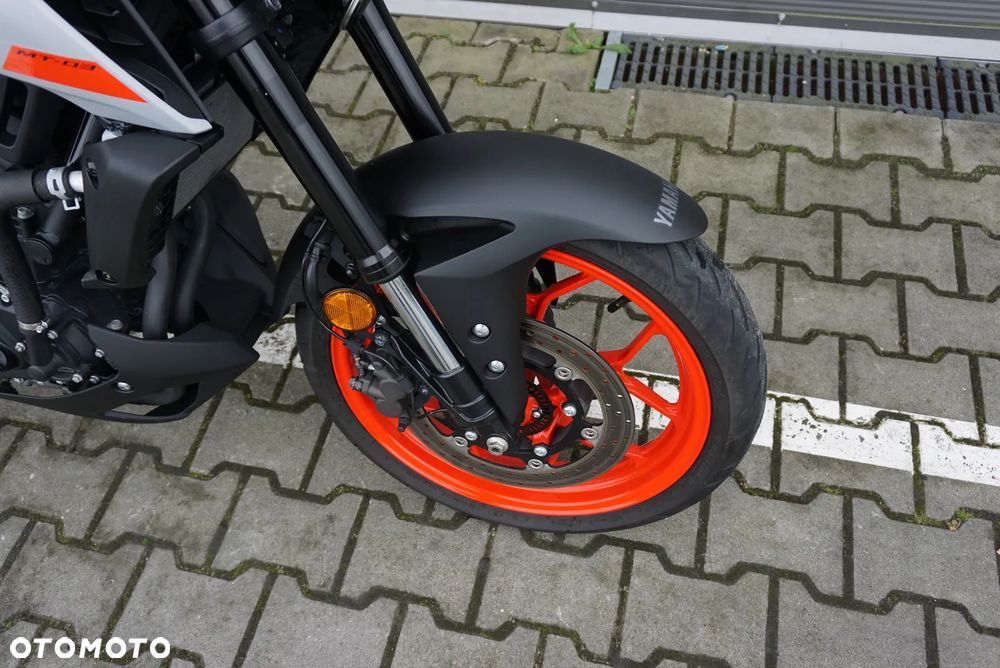 Yamaha MT - 5