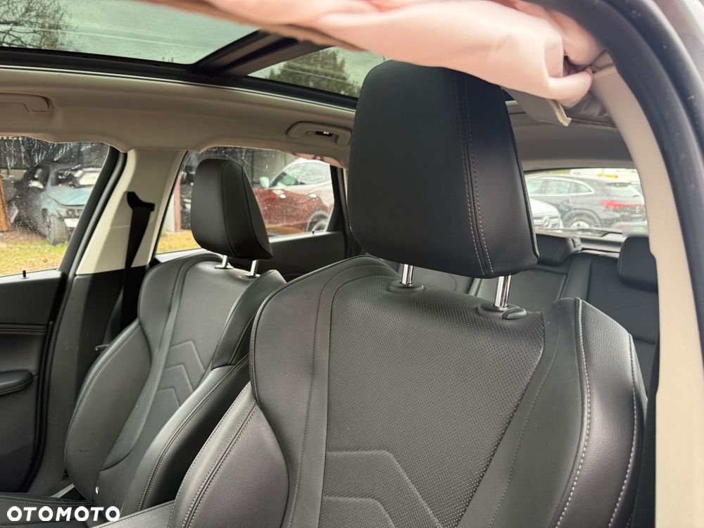 BMW Seria 2 218i Advantage - 23