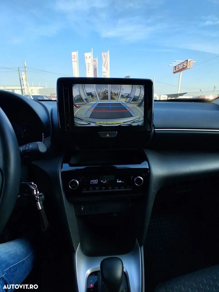 Toyota Yaris Cross 1.5 VVT-i HSD 4x2 Dynamic - 11