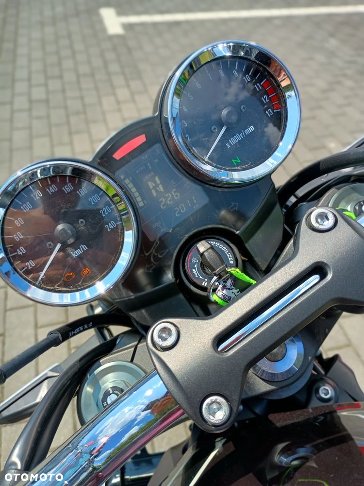 Kawasaki Z 900 RS - 8