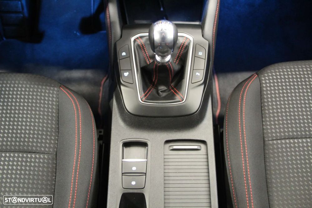 Ford Kuga 1.5 EcoBoost ST-LINE X - 19