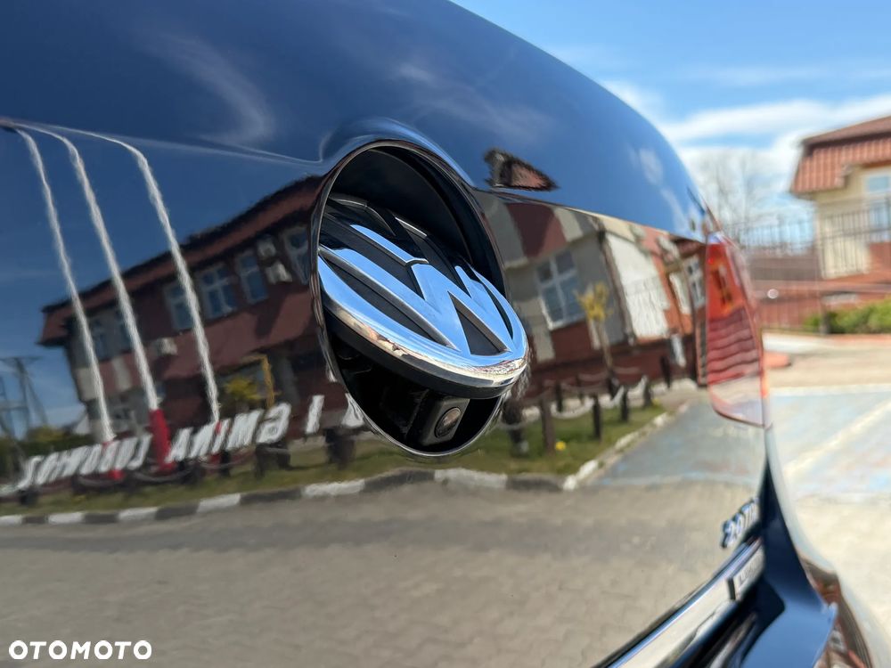 Volkswagen Passat 2.0 TDI Highline DSG - 8