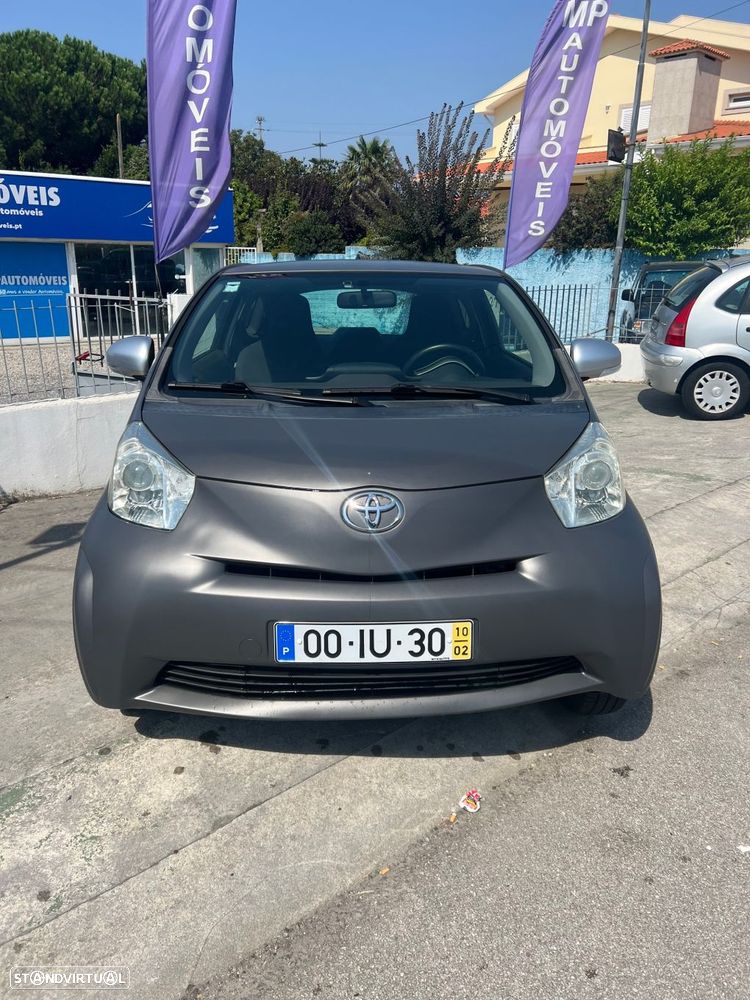 Toyota iQ 1.0 VVT-i - 1