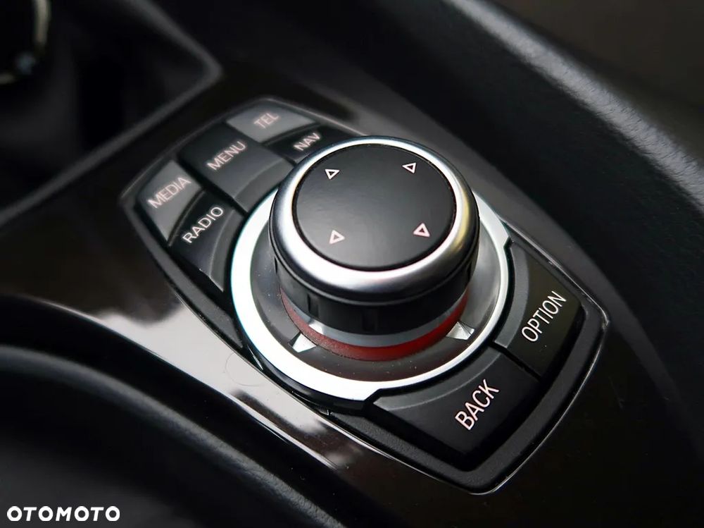 BMW X1 sDrive18d xLine - 18