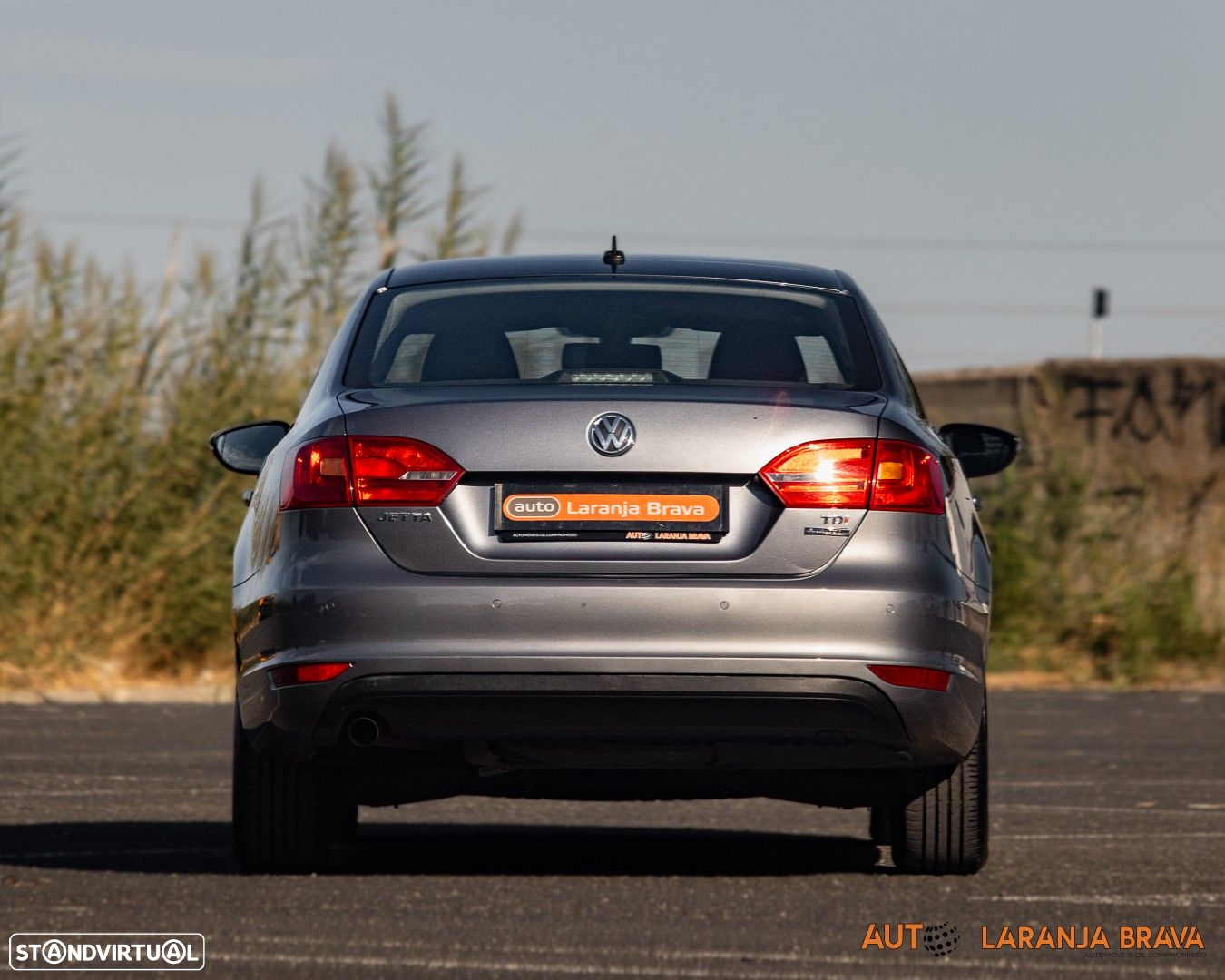 VW Jetta 1.6 TDi Confortline - 12