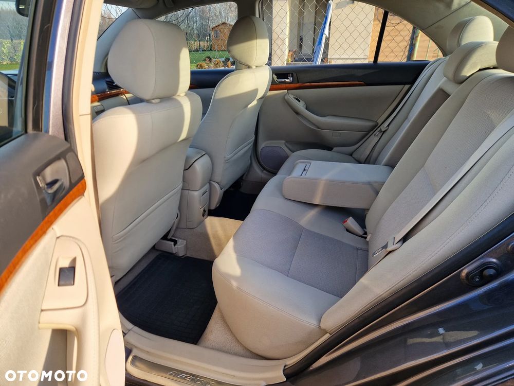 Toyota Avensis 2.0 D-4D Sol - 13