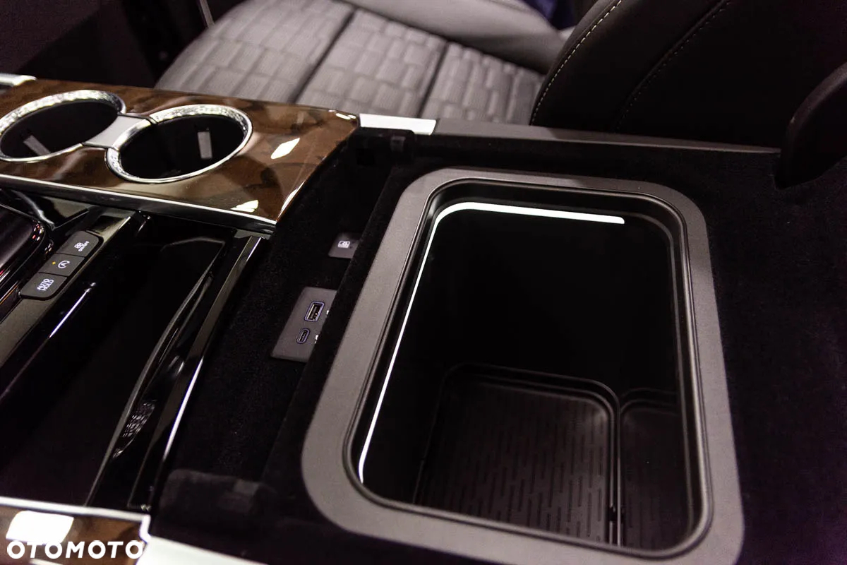 Cadillac Escalade - 19