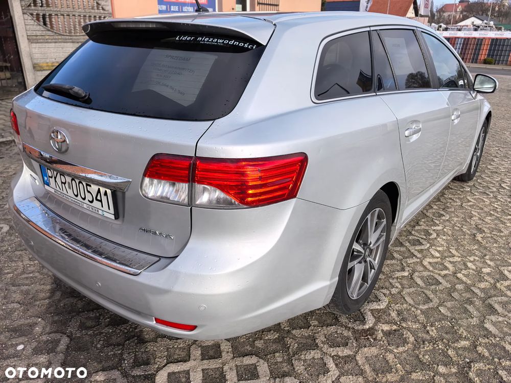 Toyota Avensis 2.2 D-4D Premium - 4