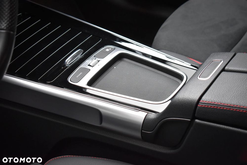 Mercedes-Benz GLB 200 d 4-Matic AMG Line 8G-DCT - 16