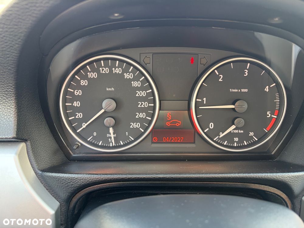 BMW Seria 3 318d DPF - 13
