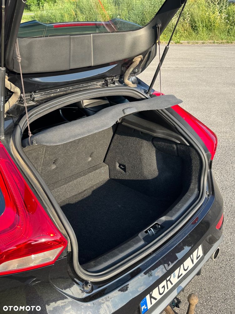 Volvo V40 D4 Drive-E R-Design Kinetic - 16
