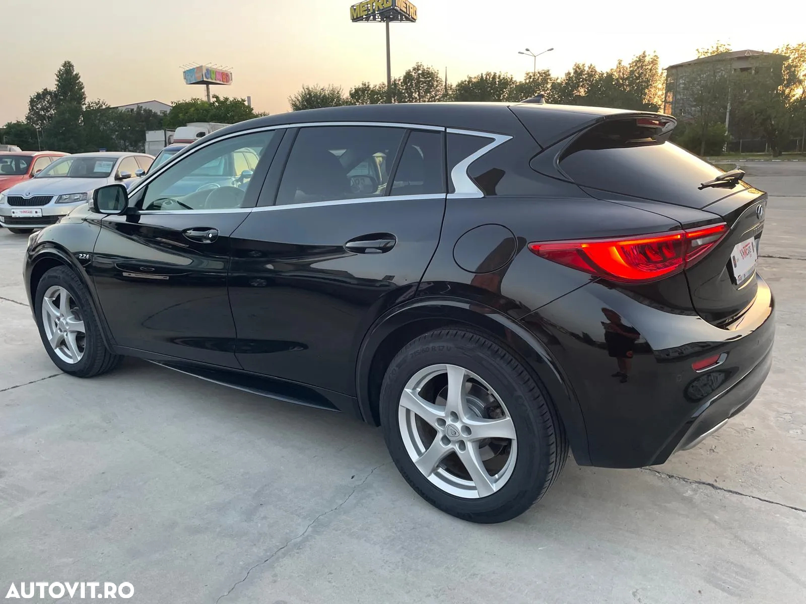 Infiniti Q30 - 17