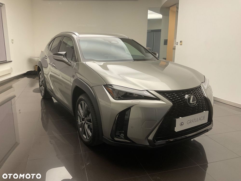 Lexus UX 300h F Sport Design - 2