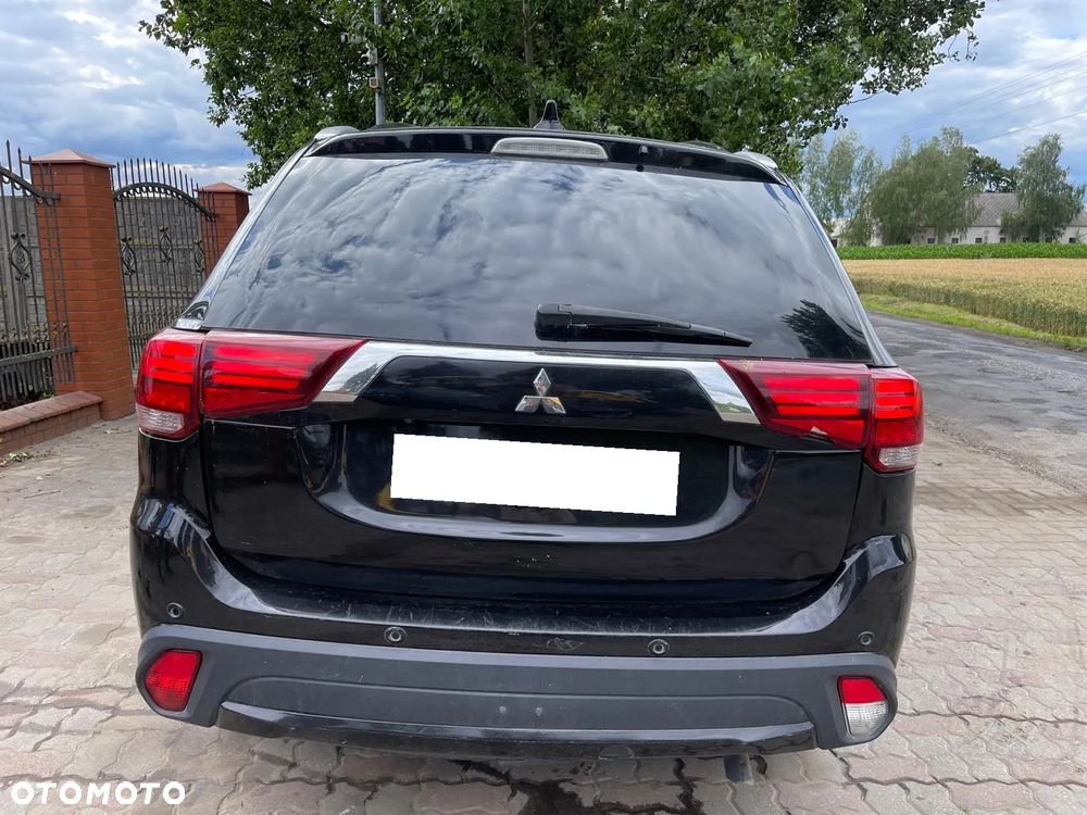 Mitsubishi Outlander Instyle NAVI + - 36