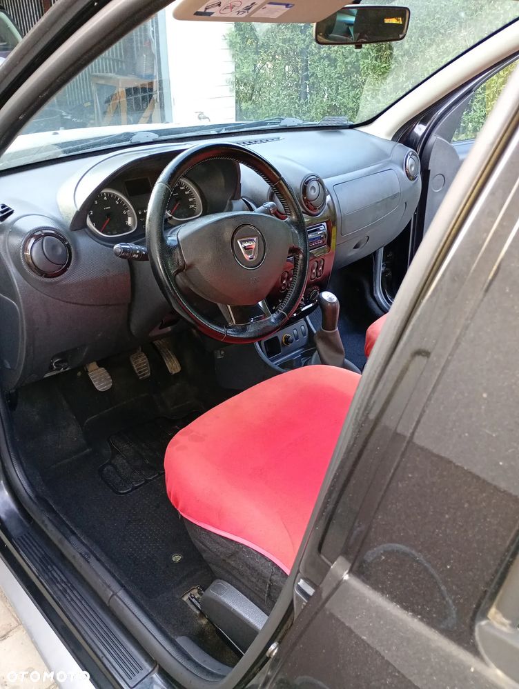 Dacia Duster 1.6 - 9