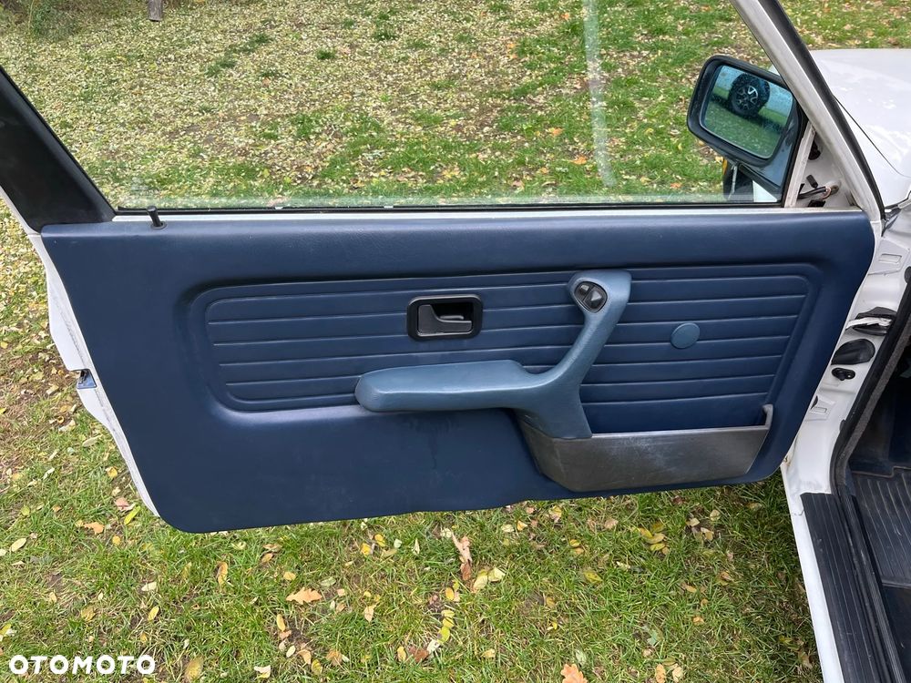 BMW Seria 3 ver-325e - 13