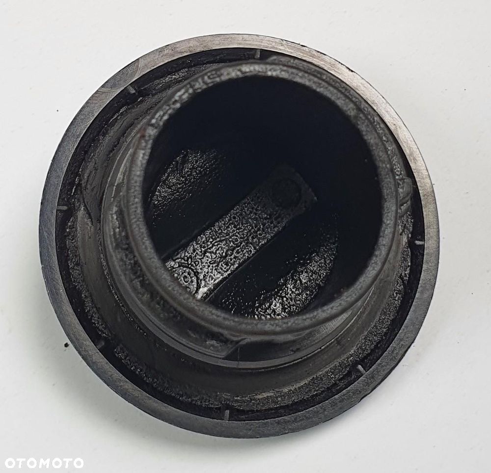 KOREK WLEWU OLEJU FORD FOCUS C-MAX MK1 2.0 TDCI - 3