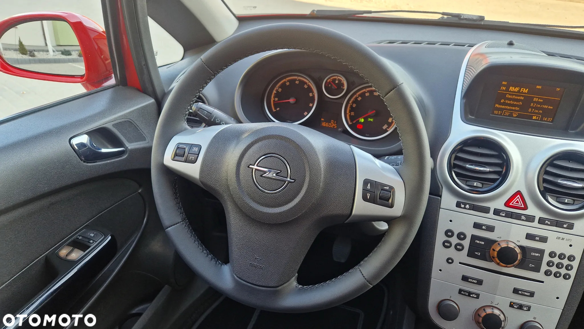 Opel Corsa 1.4 16V Cosmo - 33