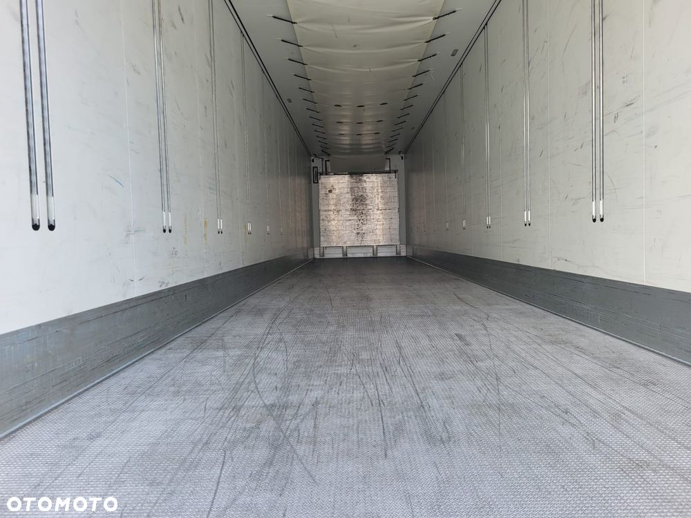 Schmitz Cargobull ThermoKing SLXi300; Dopplestock; Uchwyty promowe, Paleciara - 13