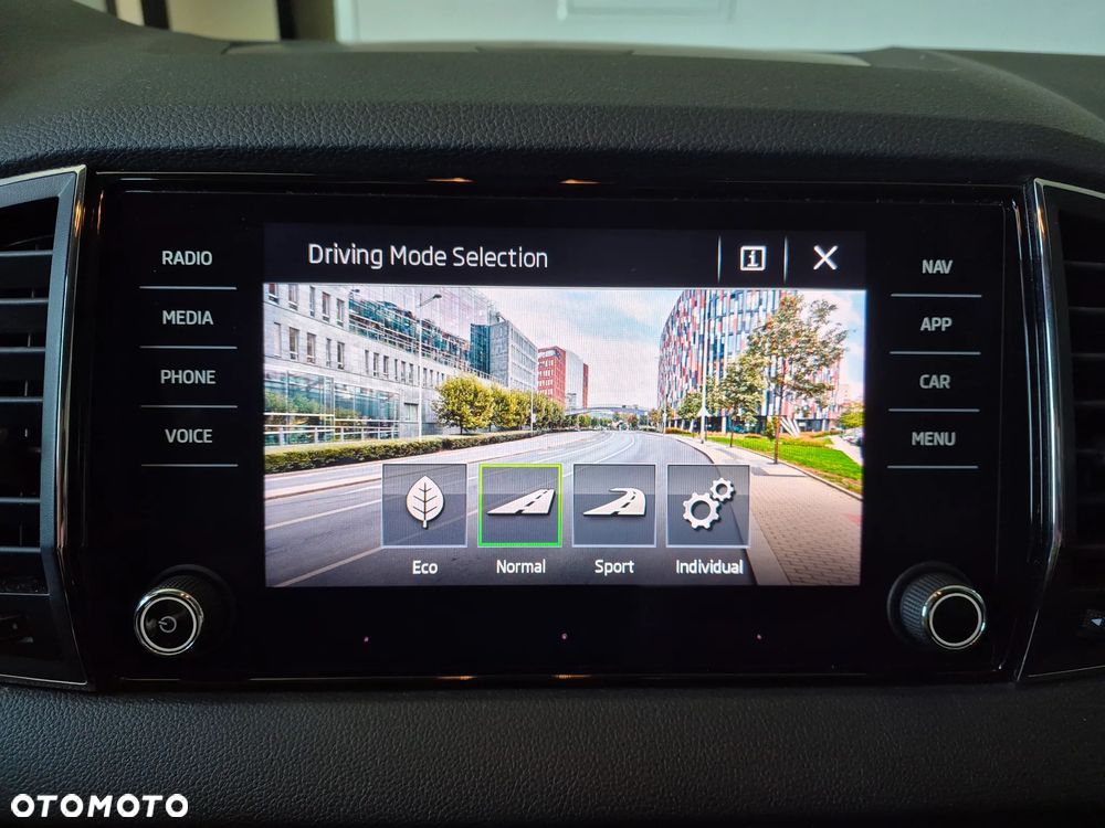 Skoda Karoq 1.5 TSI ACT 4x2 Style DSG - 33