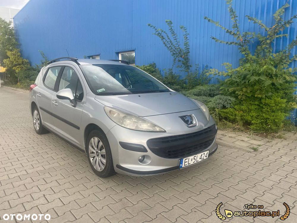 Peugeot 207 - 1