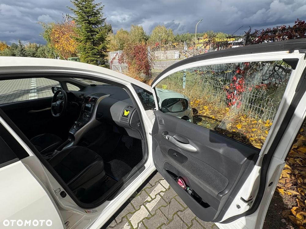 Toyota Auris 1.8 HSD Luna - 15