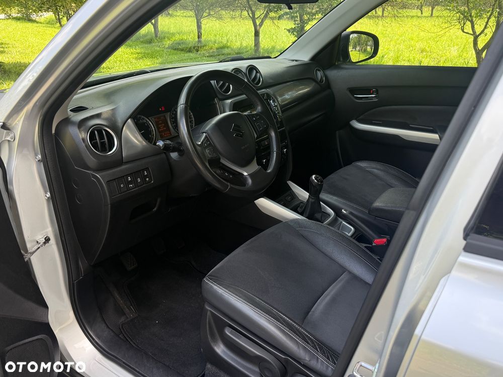Suzuki Vitara 1.6 Premium 2WD - 28
