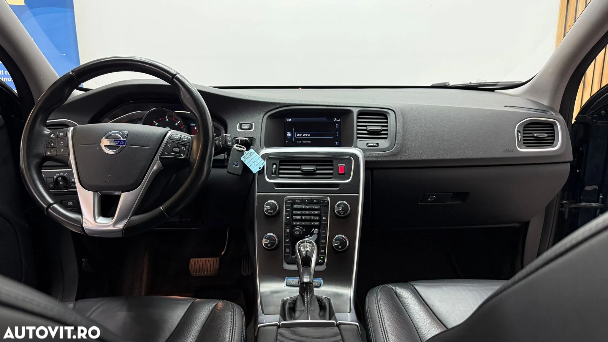Volvo V60 D6 Plug-In-Hybrid AWD Geartronic Summum - 6