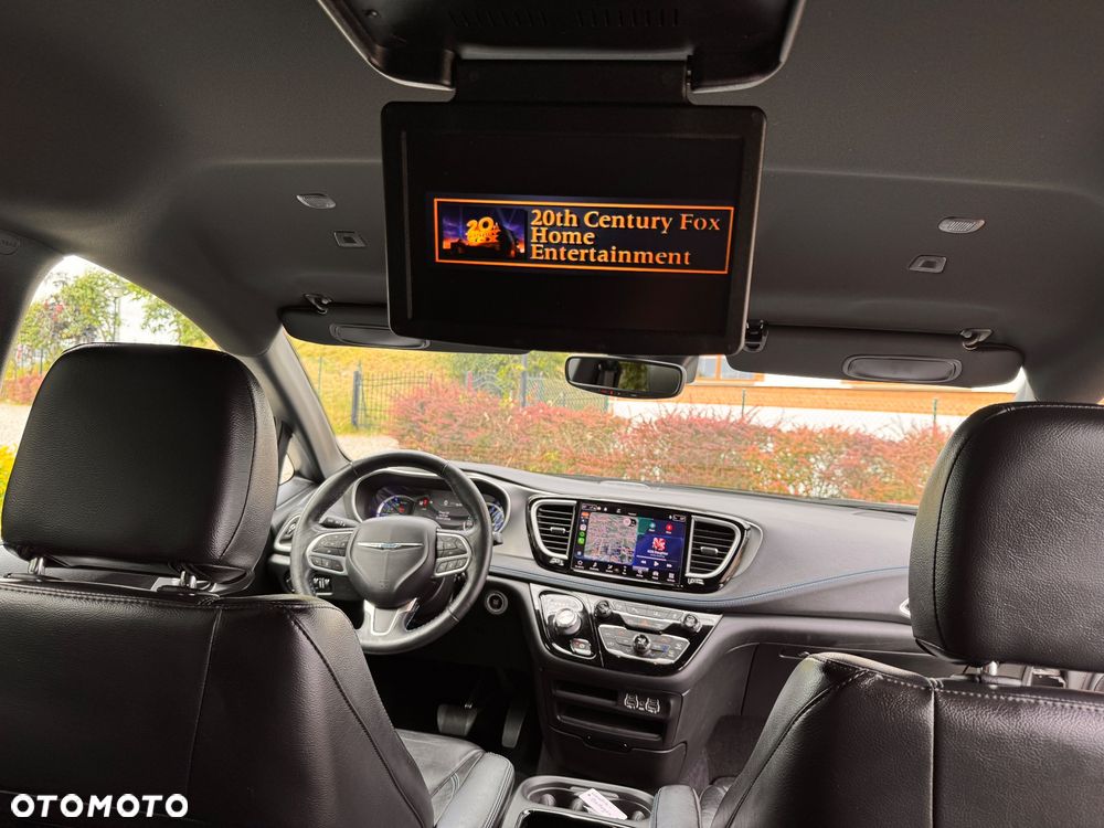 Chrysler Pacifica - 28