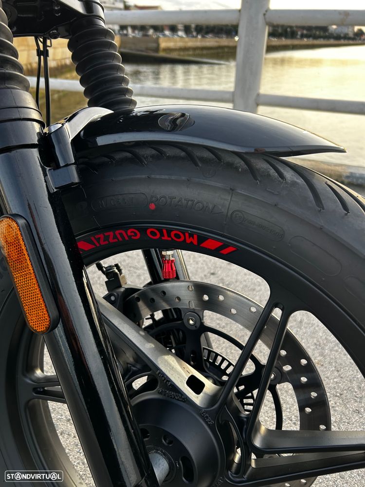 Moto Guzzi V7 Stone Ten Nova - 22