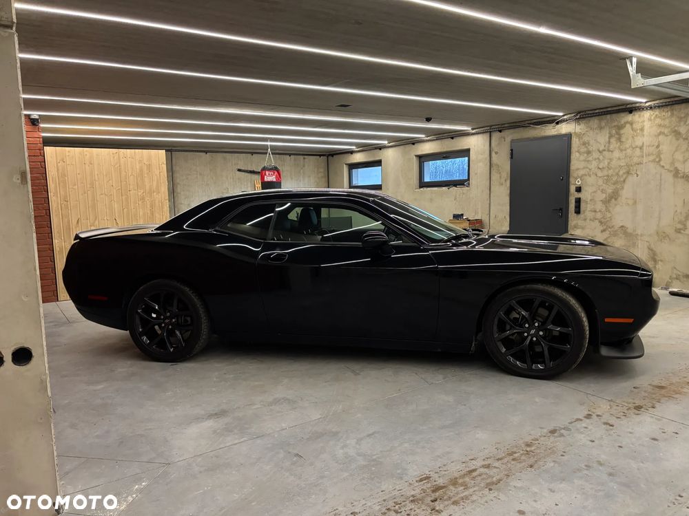 Dodge Challenger - 9