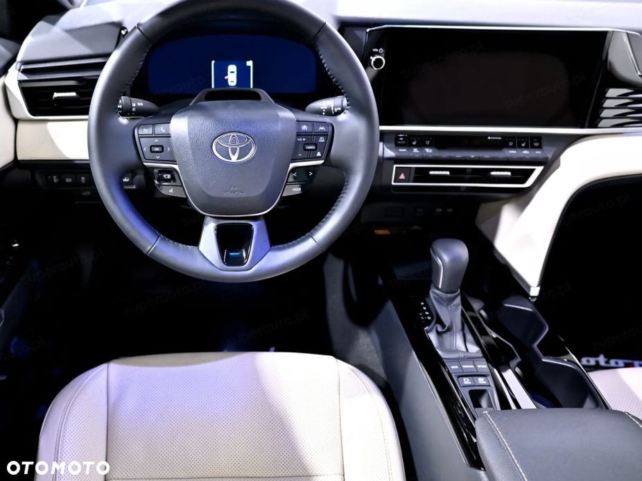 Toyota Camry 2.5 Hybrid Dynamic Force Executive e-CVT - 8