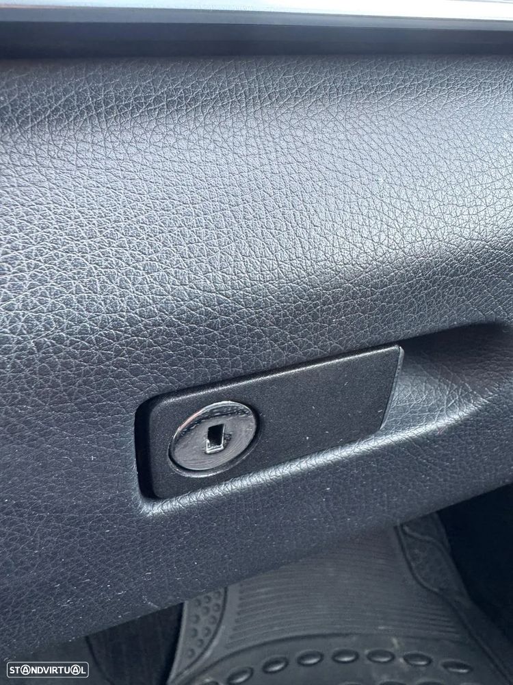 Mercedes-Benz E 300 Bluetec Hybrid Avantgarde - 54