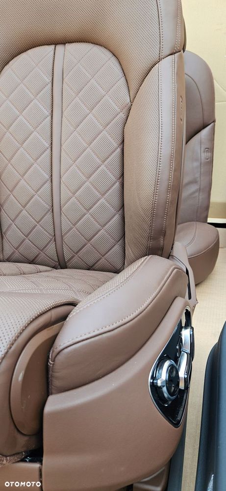 audi s8 a8 d4 lift fotele kanapa boczki brązowa skóra wentylacja masaże - 3