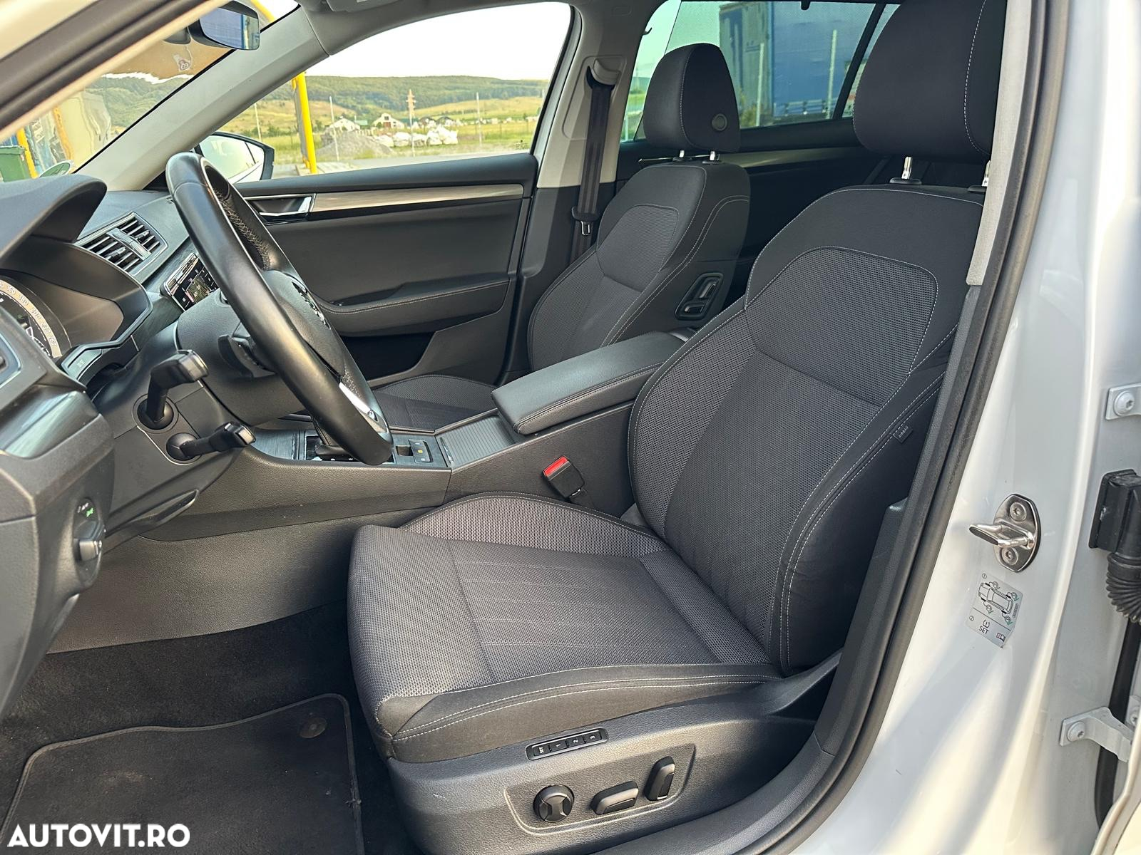 Skoda Superb 2.0 TDI DSG Ambition - 25