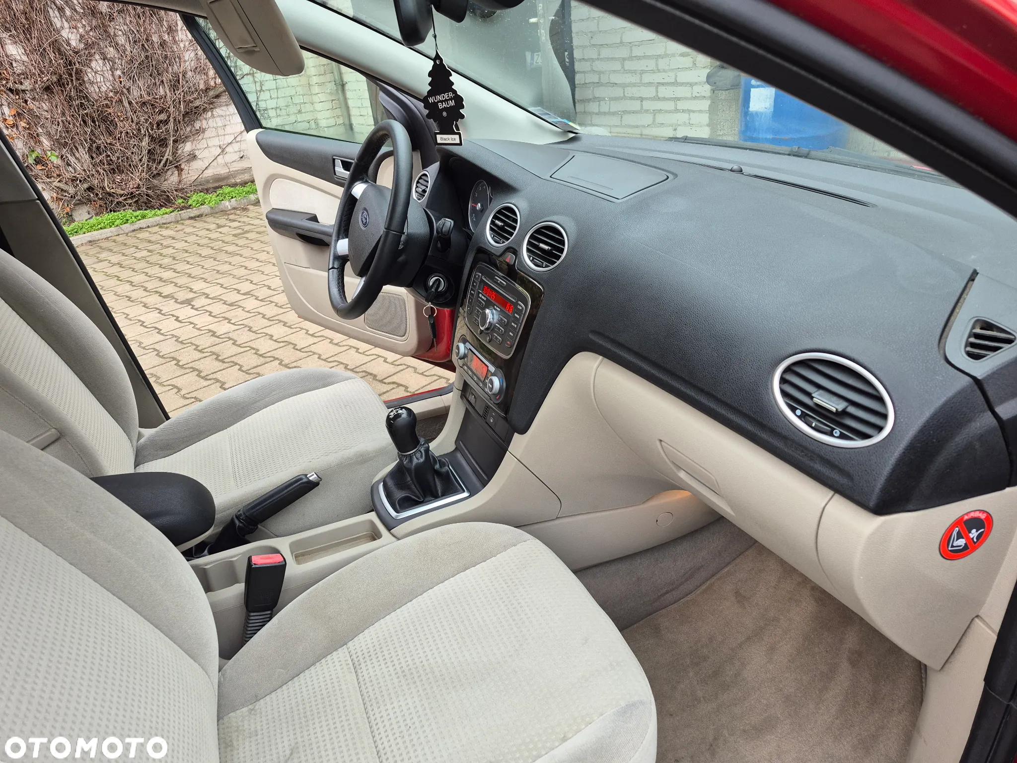 Ford Focus 1.8 Ghia - 13
