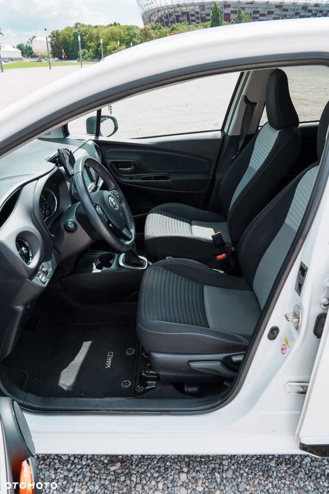 Toyota Yaris 1.5 Premium - 14