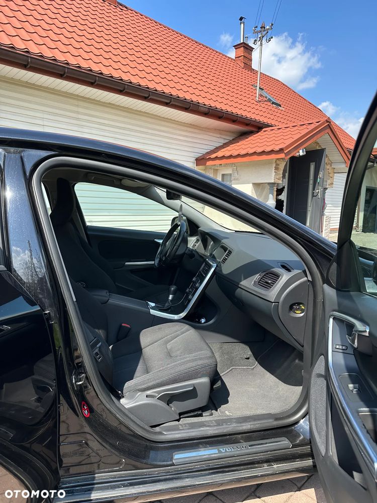Volvo S60 T3 Momentum - 8