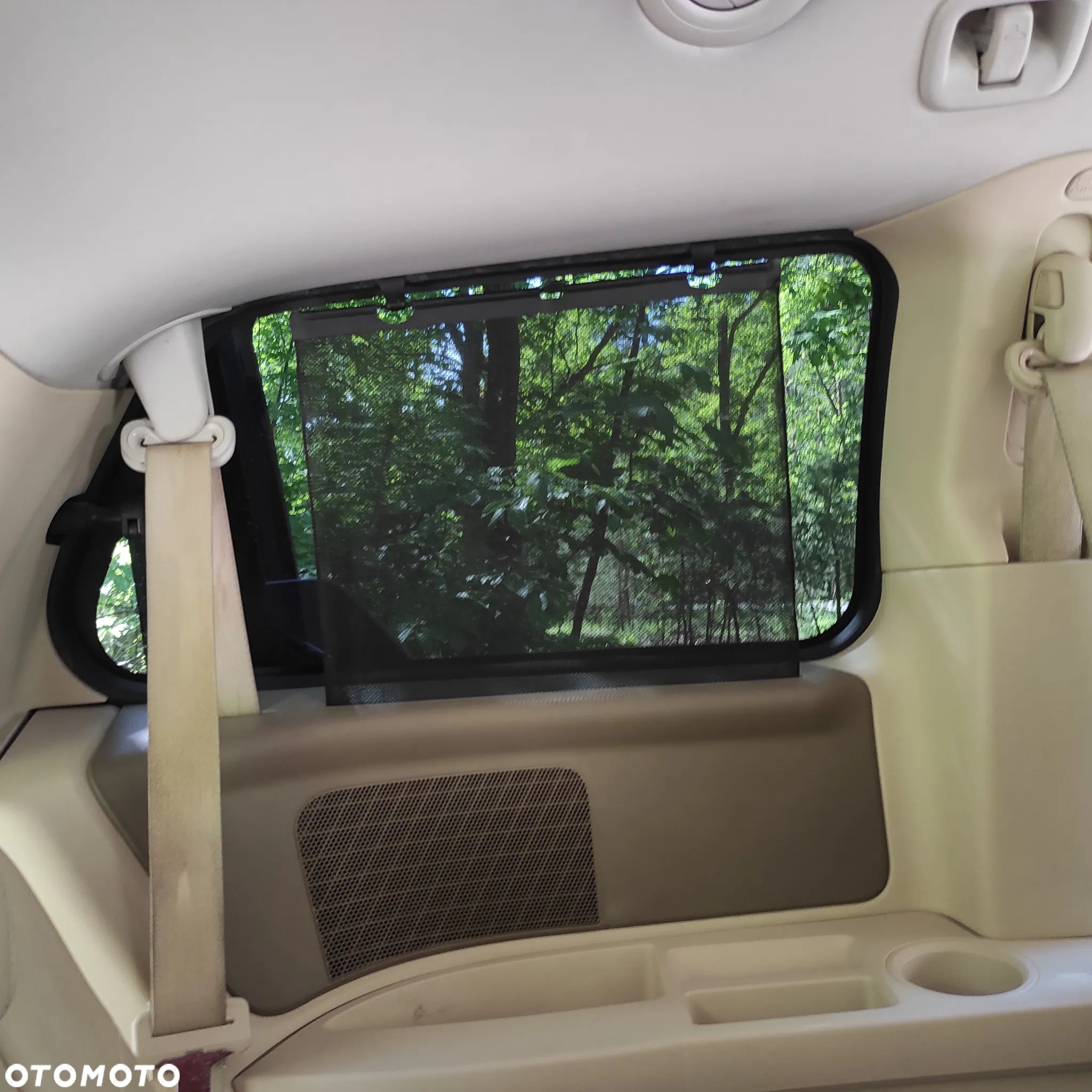 Volkswagen Routan - 4
