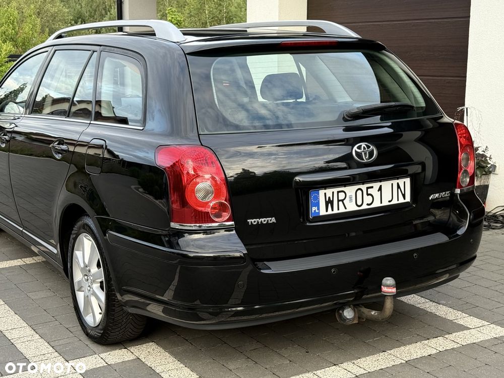 Toyota Avensis 1.8 VVT-i Combi - 32