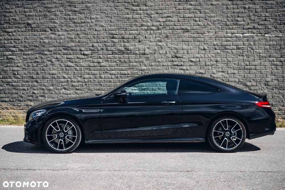 Mercedes-Benz Klasa C 300 Coupe 9G-TRONIC AMG Line - 8
