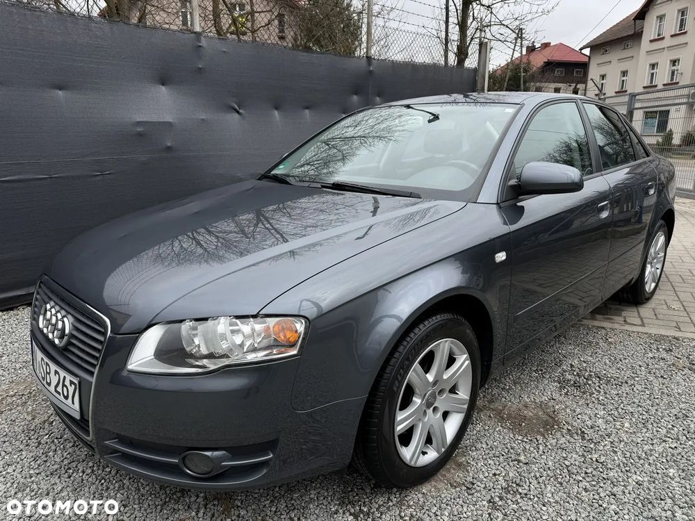 Audi A4 Limousine - 4