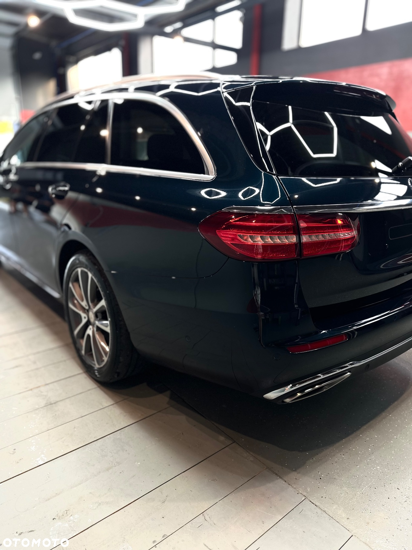 Mercedes-Benz Klasa E 200 4-Matic 9G-TRONIC - 5